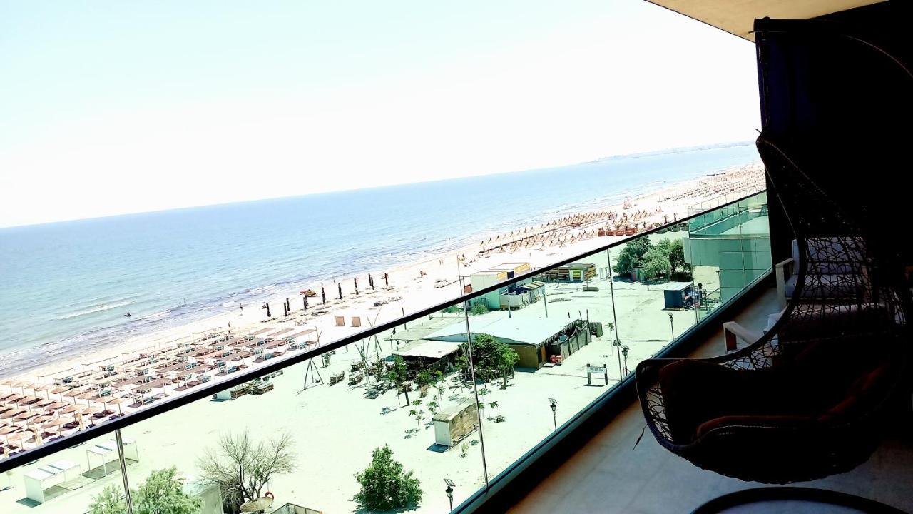 Luxury Promenada Apartment - Frontal Beachfront Mamaia Nord Năvodari Exterior foto
